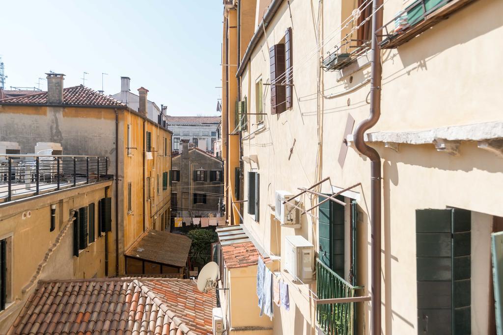 Ghetto Modern Apt For 4, Venice Apartment Exterior photo