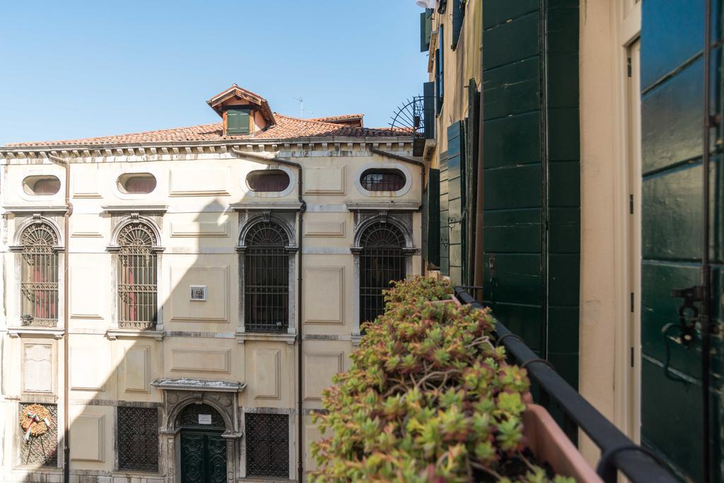 Ghetto Modern Apt For 4, Venice Apartment Exterior photo